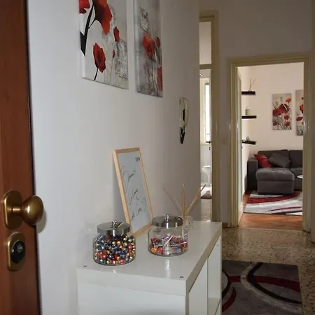 Frugol Nest Apartamento Como